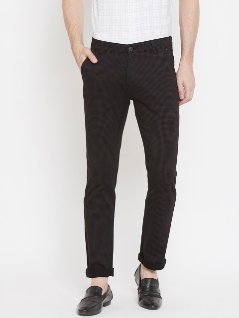 

Crimsoune Club Men Black & White Slim Fit Checked Regular Trousers