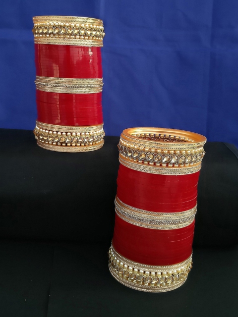 

LUCKY JEWELLERY Set Of 2 Gold-Toned & Red Stone-Studded Punjabi Suhag Chura Bridal Wedding Bangles