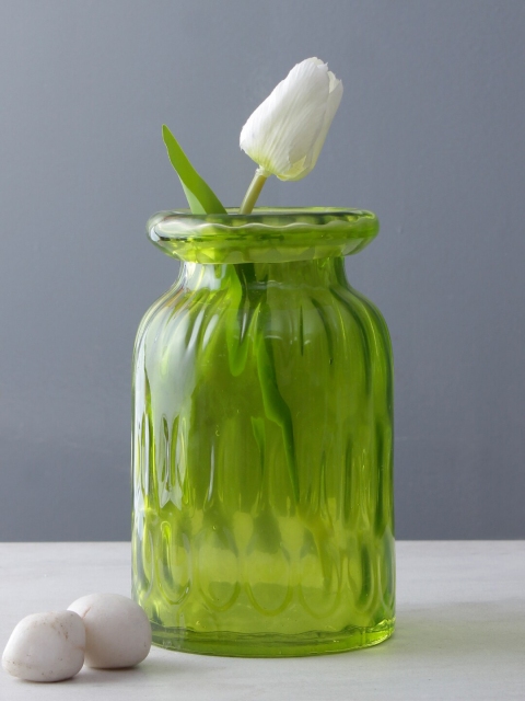

TAYHAA Green Textured Glass Flower Vase