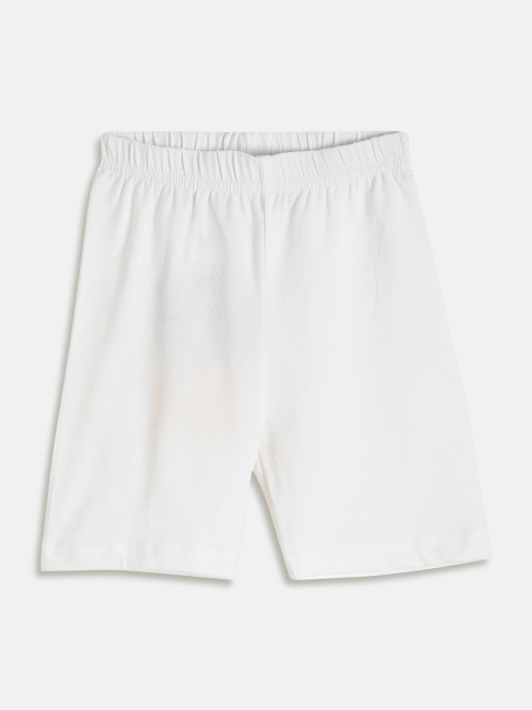 

Aomi Girls White Solid Regular Fit Sports Shorts