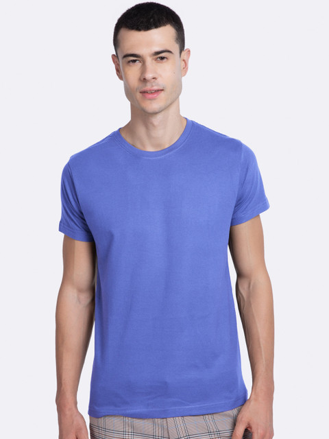 

Bewakoof Men Blue Solid Round Neck T-shirt