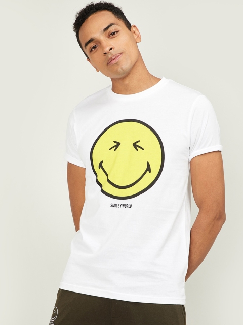 

Smiley World Men White Printed Round Neck T-shirt