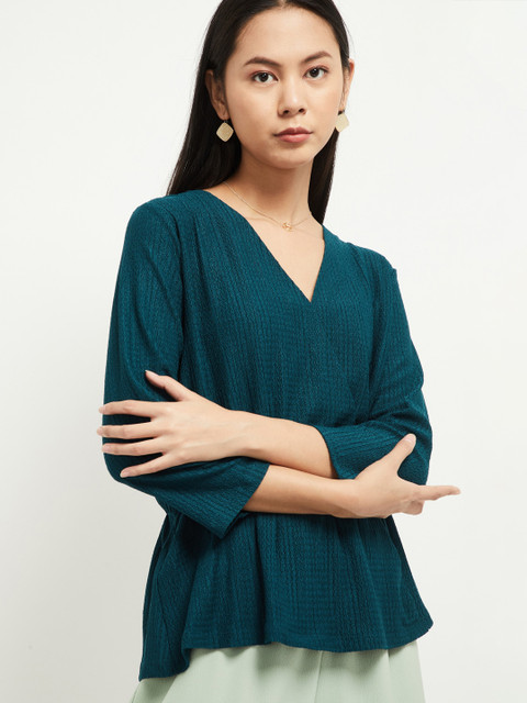 

max Women Green Solid Cinched Waist Top