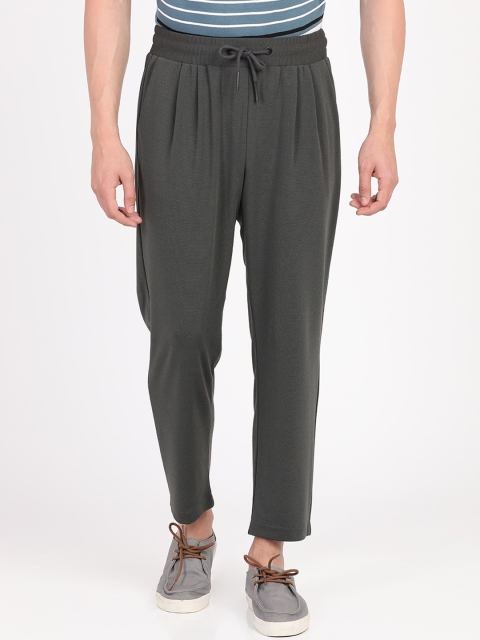 

Breakbounce Men Green Regular Fit Solid Regular Trousers