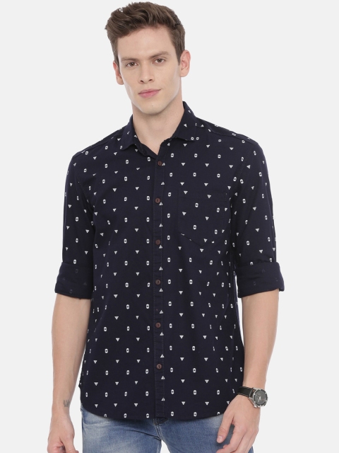 

William White Men Navy Blue & White Slim Fit Printed Casual Shirt