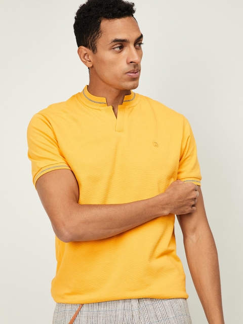 

Bossini Men Yellow Solid Mandarin Collar T-shirt