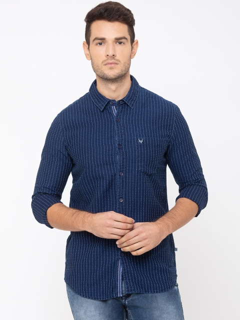

Globus Men Blue Regular Fit Striped Casual Shirt