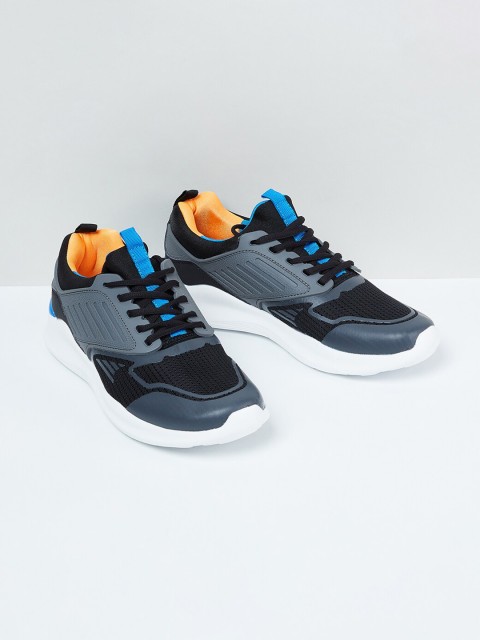 

max Men Grey & Black Walking Sports Shoes