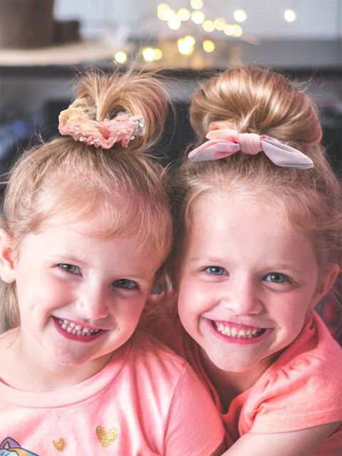 

Toniq Kids Girls Set of 2 Scrunchies, Pink