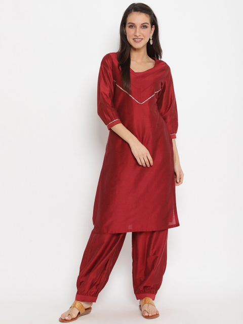 

Abhishti Women Maroon Solid Straight Kurta