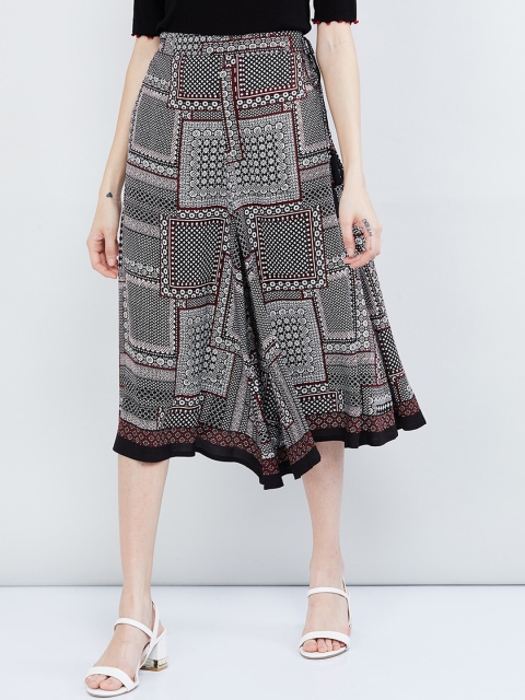 

max Women Black & White Printed Flared Cropped Palazzos
