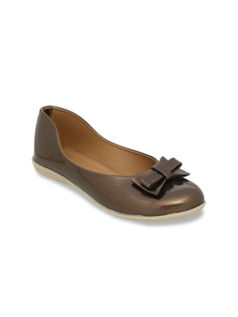 

Chipbeys Girls Bronze-Toned Solid Ballerinas