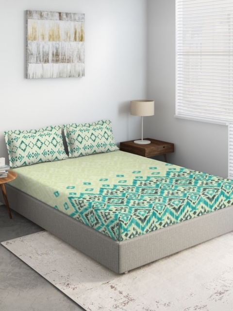 

DDecor Green & Black Printed Double King Bedsheet With 2 Pillow Covers