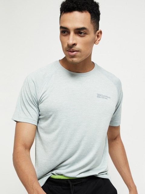 

max Men Grey Solid Round Neck T-shirt