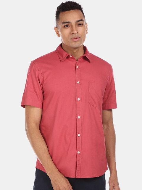 

Ruggers Men Red Regular Fit Solid Casual Shirt