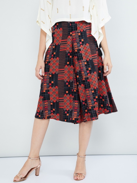 

max Women Black & Red Printed Flared Palazzos