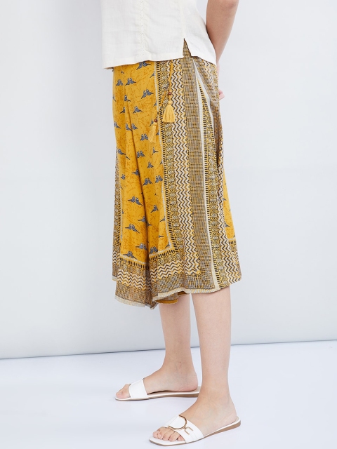 

max Women Yellow & Blue Printed Cropped Flared Palazzos