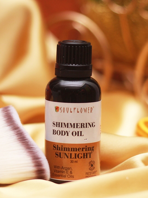 

Soulflower Sunlight Shimmering Body Oil - 30 ml, Gold
