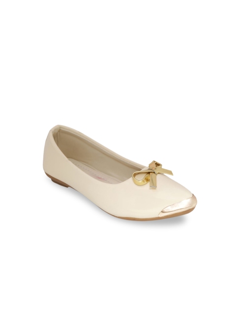 

Chipbeys Girls Off-White Solid Ballerinas