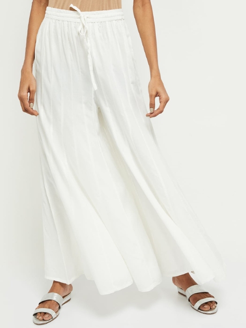 

max Women Off White Solid Flared Palazzos