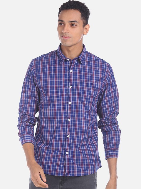 

Ruggers Men Blue & Pink Regular Fit Checked Casual Shirt