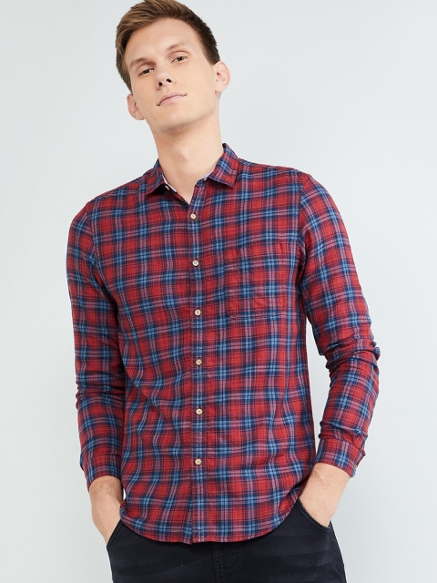 

max Men Red Slim Fit Checked Casual Shirt