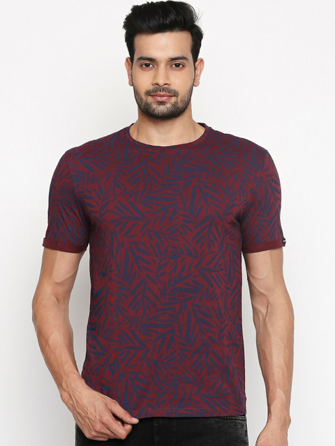 

People Men Maroon Printed Round Neck Pure Cotton T-shirt