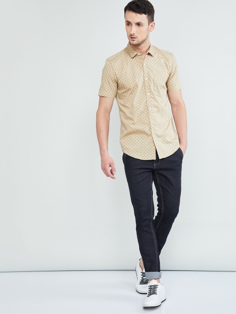

max Men Beige Slim Fit Printed Casual Shirt