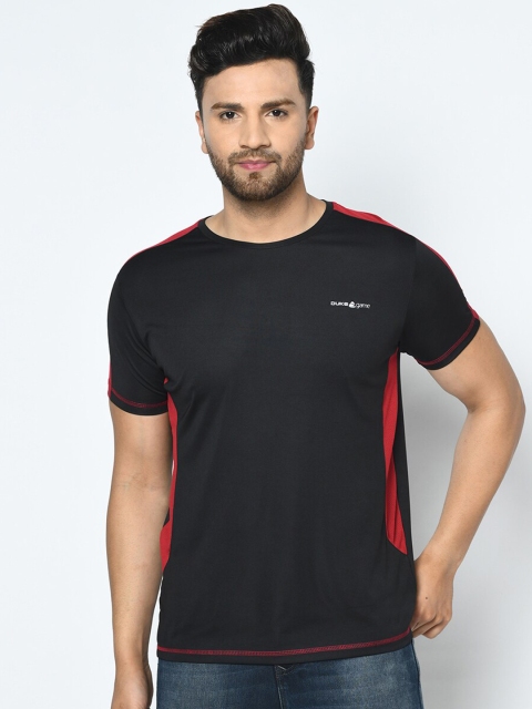 

Duke Men Black Solid Round Neck T-shirt