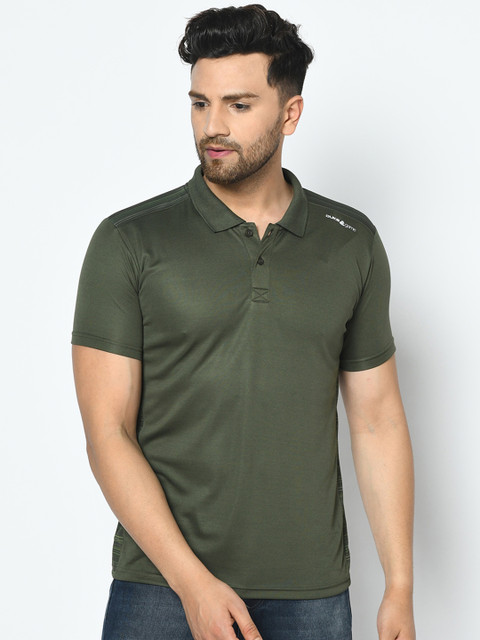 

Duke Men Green Solid Polo Collar T-shirt