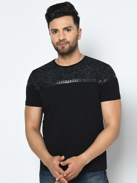

Duke Men Black Solid Round Neck T-shirt