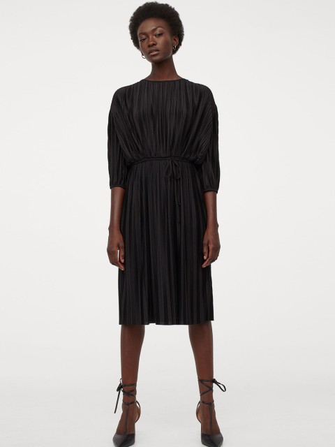 

H&M Women Black Solid Pleated Dress