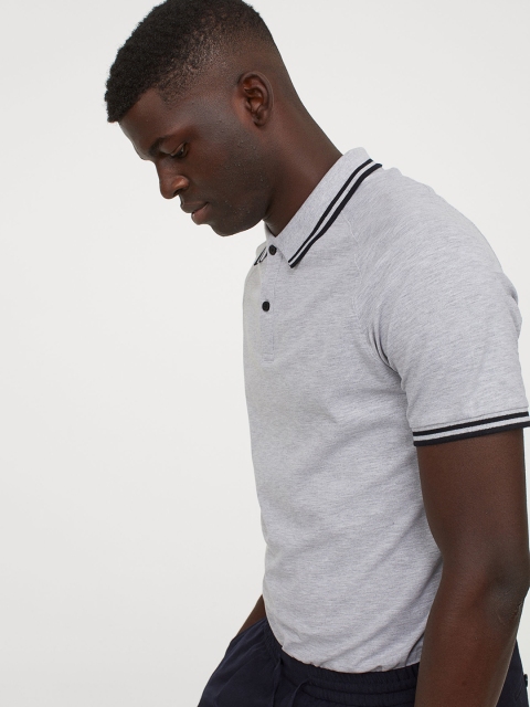 

H&M Men Grey Solid Polo Shirt Muscle Fit