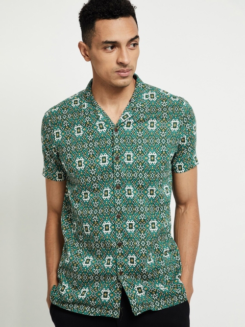 

max Men Green & White Regular Fit Printed Casual Shirt