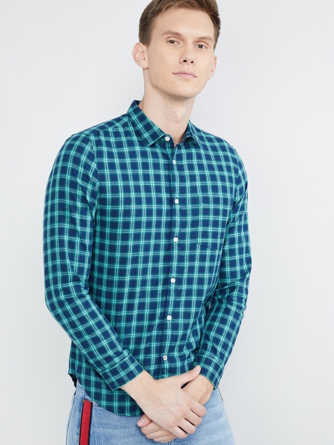 

max Men Green & White Slim Fit Checked Casual Shirt
