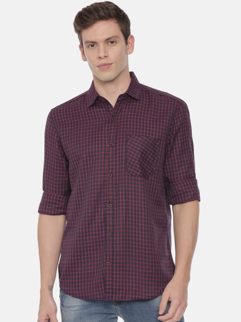 

William White Men Red & Blue Slim Fit Checked Casual Shirt