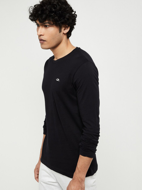 

max Men Black Solid Round Neck Pure Cotton T-shirt
