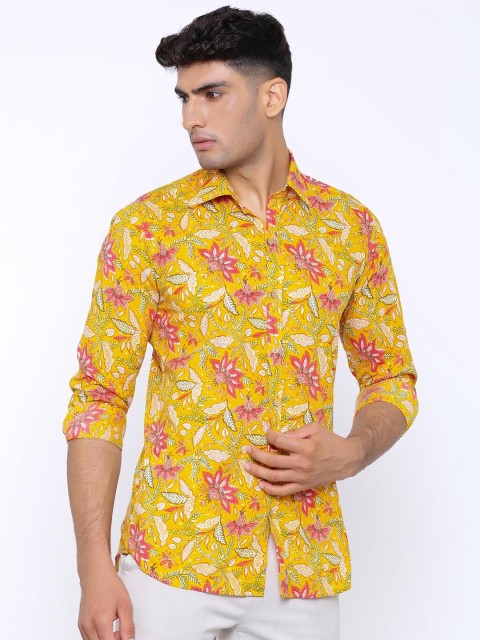

Tistabene Men Yellow & Pink Regular Fit Printed Casual Shirt