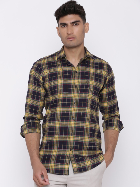 

Tistabene Men Yellow Regular Fit Checked Casual Shirt