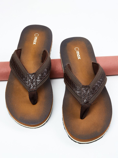 

max Men Brown Textured Comfort Sandals
