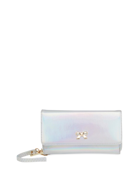 

Globus Women Silver-Toned Solid Zip Around Wallet
