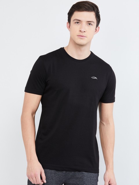 

max Men Black Solid Round Neck T-shirt