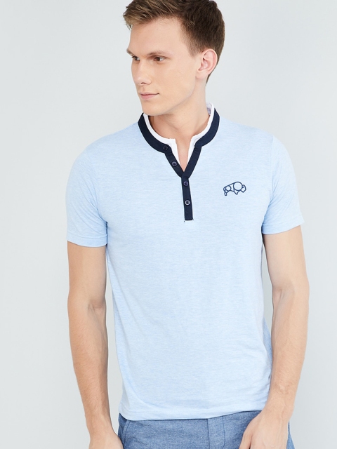 

max Men Blue Solid Mandarin Collar T-shirt