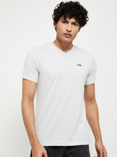 

max Men Off-White Solid V-Neck T-shirt