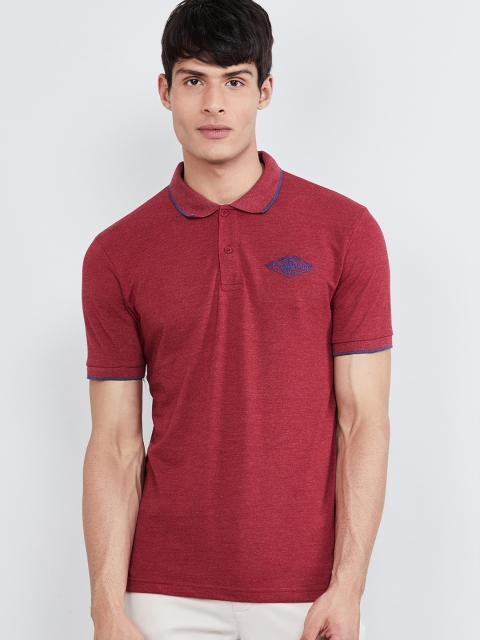 

max Men Red Solid Polo Collar T-shirt