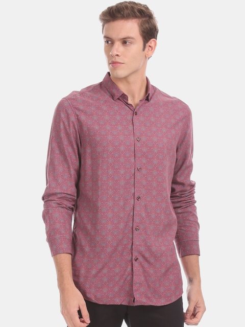 

True Blue Men Pink Slim Fit Checked Casual Shirt