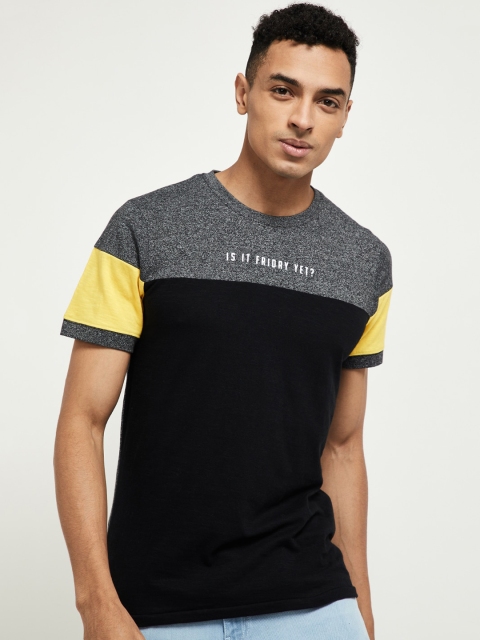 

max Men Black & Grey Colourblocked Round Neck T-shirt