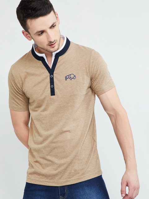 

max Men Brown Solid Mandarin Collar T-shirt