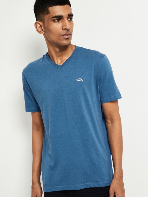 

max Men Blue Solid V-Neck T-shirt