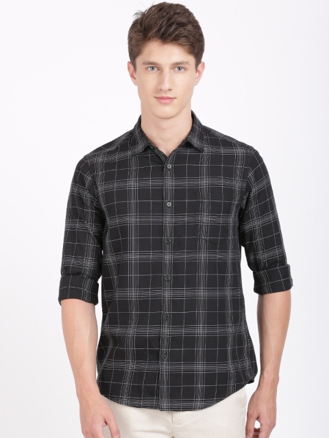 

Crocodile Men Black Regular Fit Checked Casual Shirt